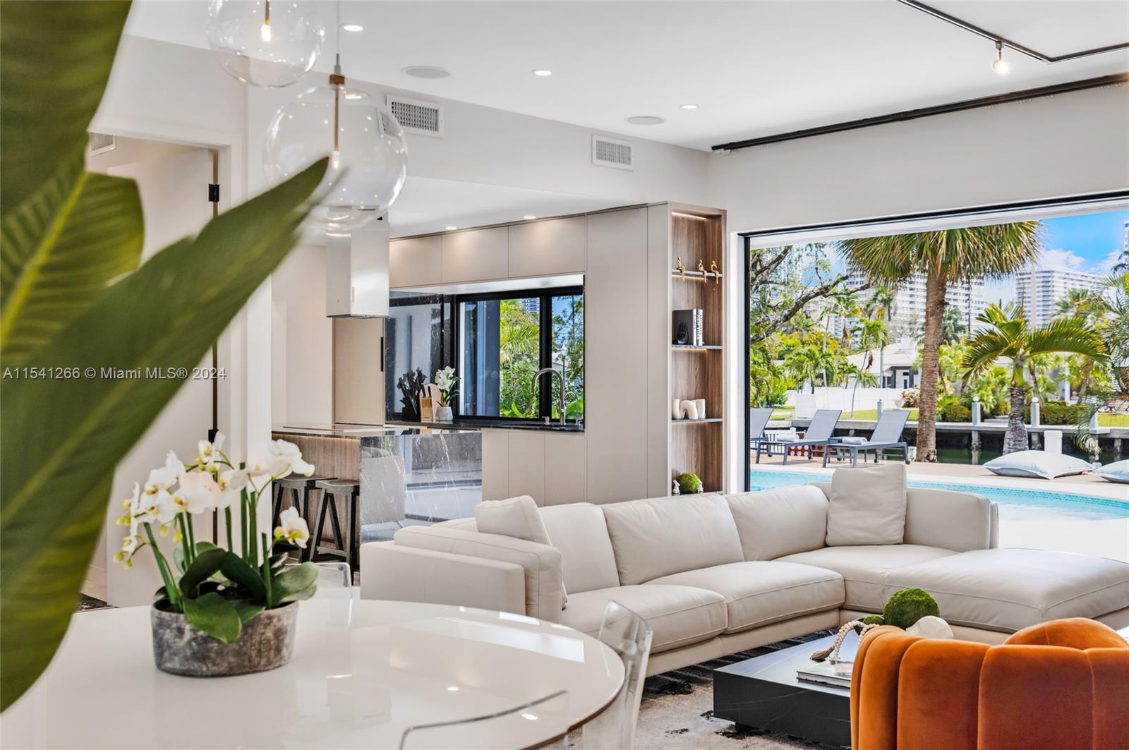 607 Oleander Dr, Hallandale Beach, Florida 33009, 5 Bedrooms Bedrooms, ,4 BathroomsBathrooms,Residentiallease,For Rent,607 Oleander Dr,A11541266