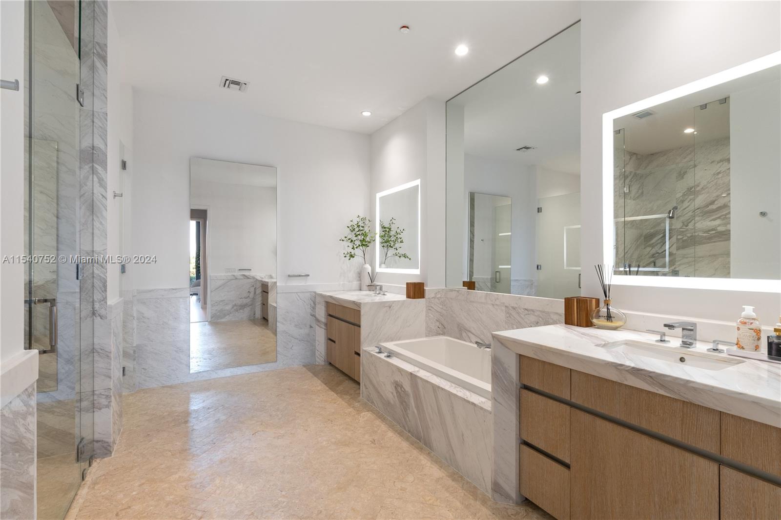 2811 Bayshore Dr, Miami, FL, 33133 United States, 3 Bedrooms Bedrooms, ,3 BathroomsBathrooms,Residential,For Sale,Bayshore Dr,A11540752