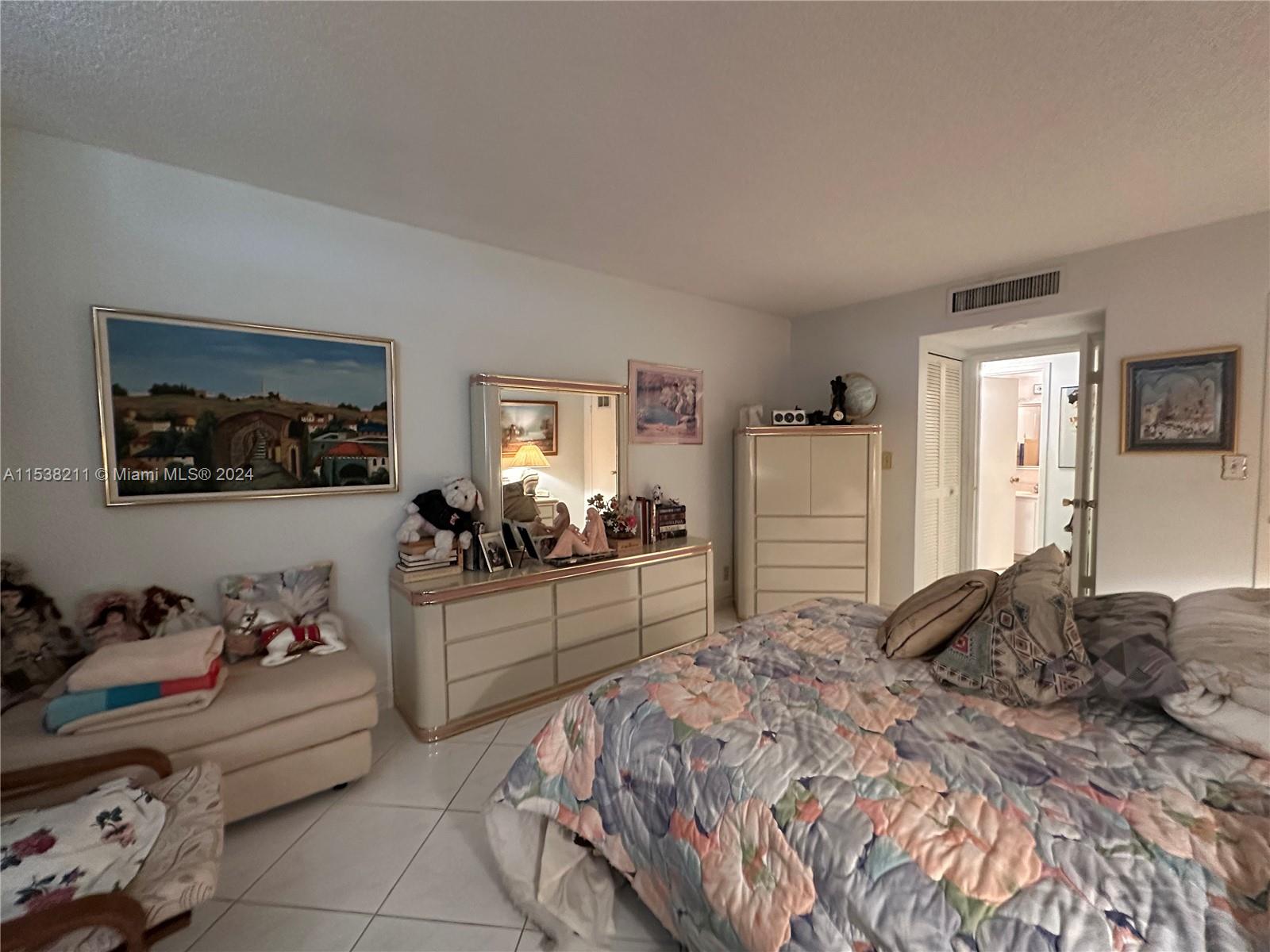 3180 S Ocean Dr 522, Hallandale Beach, Florida 33009, 1 Bedroom Bedrooms, ,1 BathroomBathrooms,Residential,For Sale,3180 S Ocean Dr 522,A11538211
