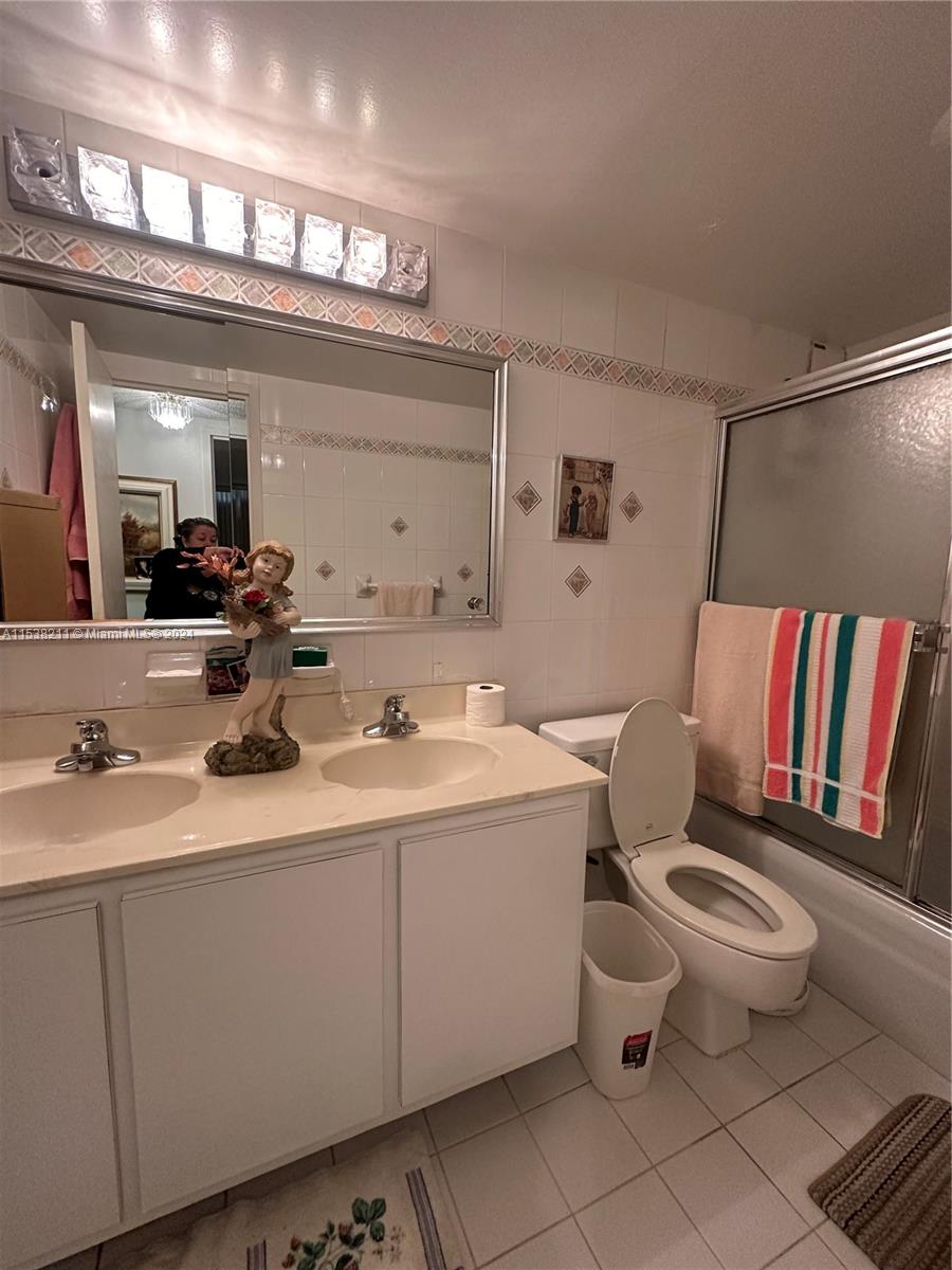 3180 S Ocean Dr 522, Hallandale Beach, Florida 33009, 1 Bedroom Bedrooms, ,1 BathroomBathrooms,Residential,For Sale,3180 S Ocean Dr 522,A11538211