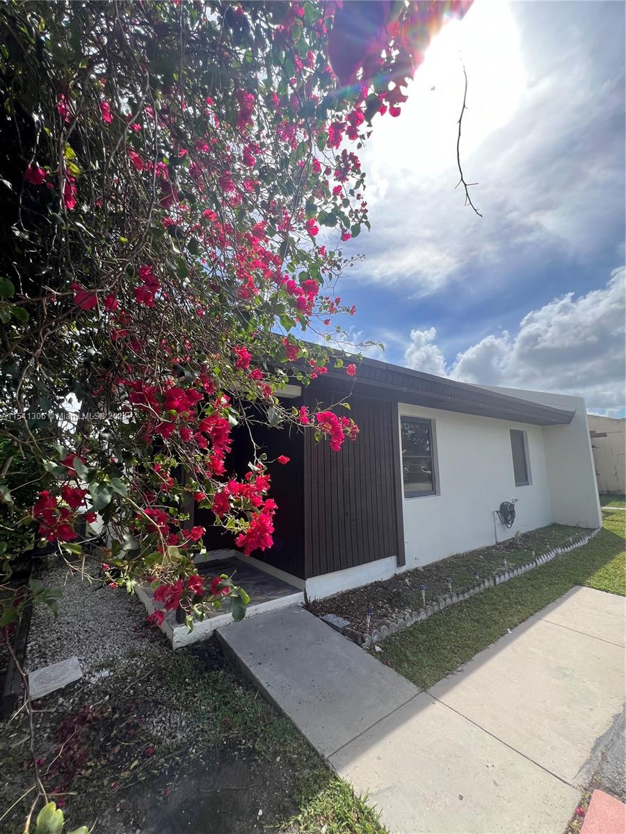 5301 SW 137th Ct, Miami, Florida 33175, 3 Bedrooms Bedrooms, ,1 BathroomBathrooms,Residentiallease,For Rent,5301 SW 137th Ct,A11541306