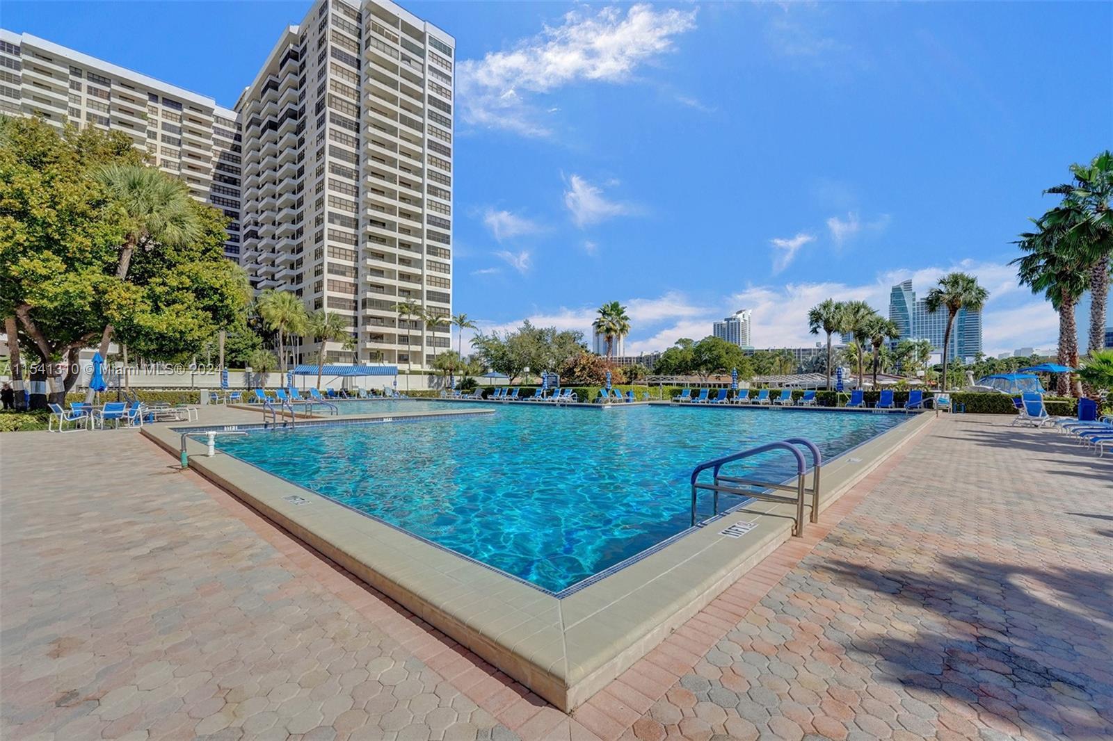 600 Three Islands Blvd 1521, Hallandale Beach, Florida 33009, 2 Bedrooms Bedrooms, ,2 BathroomsBathrooms,Residential,For Sale,600 Three Islands Blvd 1521,A11541310