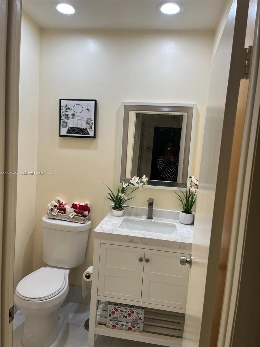 6367 W Pinehurst Cir W B37, Tamarac, Florida 33321, 2 Bedrooms Bedrooms, ,1 BathroomBathrooms,Residential,For Sale,6367 W Pinehurst Cir W B37,A11535450