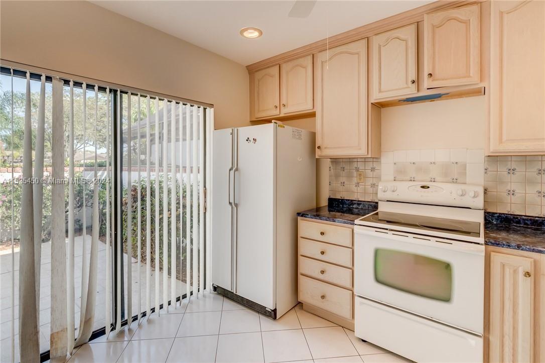 6367 W Pinehurst Cir W B37, Tamarac, Florida 33321, 2 Bedrooms Bedrooms, ,1 BathroomBathrooms,Residential,For Sale,6367 W Pinehurst Cir W B37,A11535450