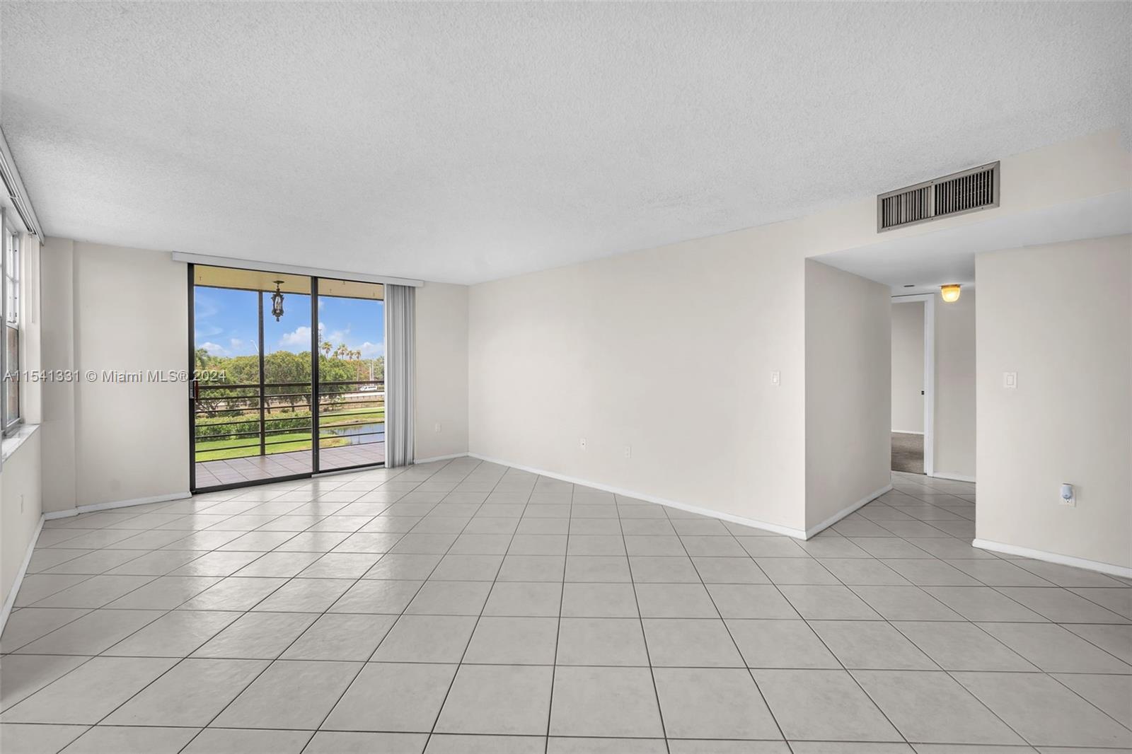 1200 Saint Charles Pl, Pembroke Pines, FL, 33026 United States, 2 Bedrooms Bedrooms, ,2 BathroomsBathrooms,Residential,For Sale,Saint Charles Pl,A11541331