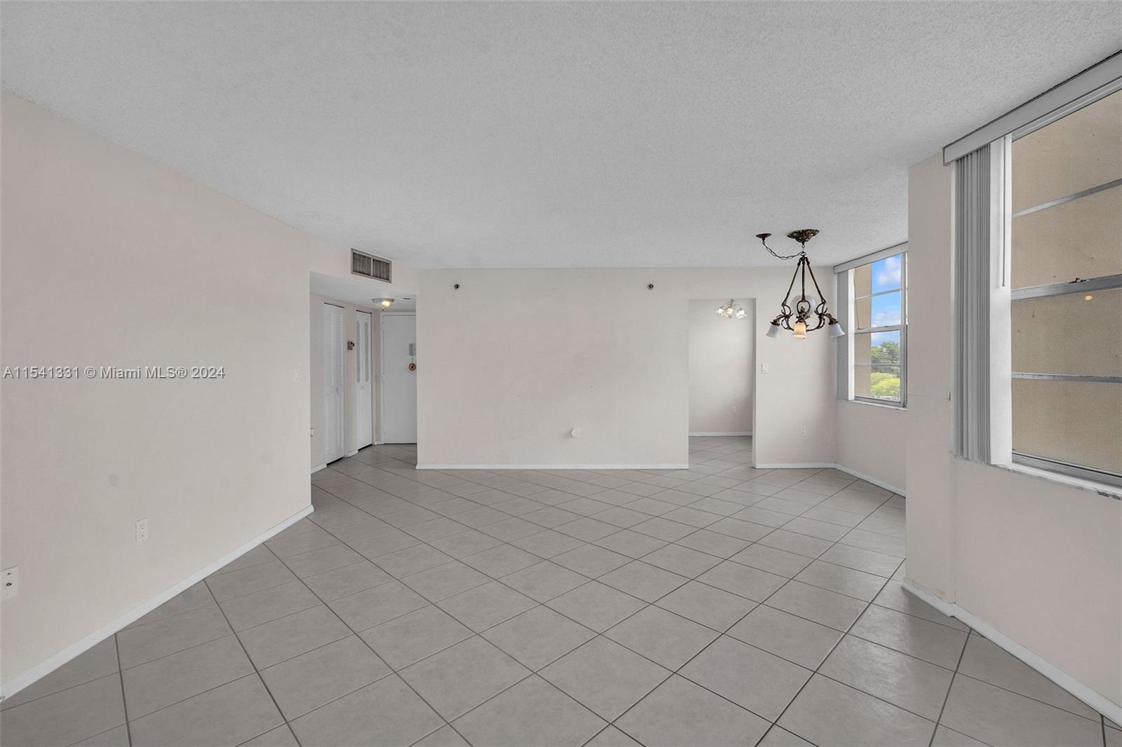 1200 Saint Charles Pl, Pembroke Pines, FL, 33026 United States, 2 Bedrooms Bedrooms, ,2 BathroomsBathrooms,Residential,For Sale,Saint Charles Pl,A11541331