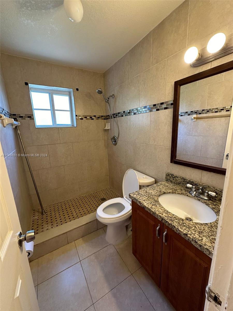 Hollywood, Florida 33020, 3 Bedrooms Bedrooms, ,2 BathroomsBathrooms,Residentiallease,For Rent,A11540761
