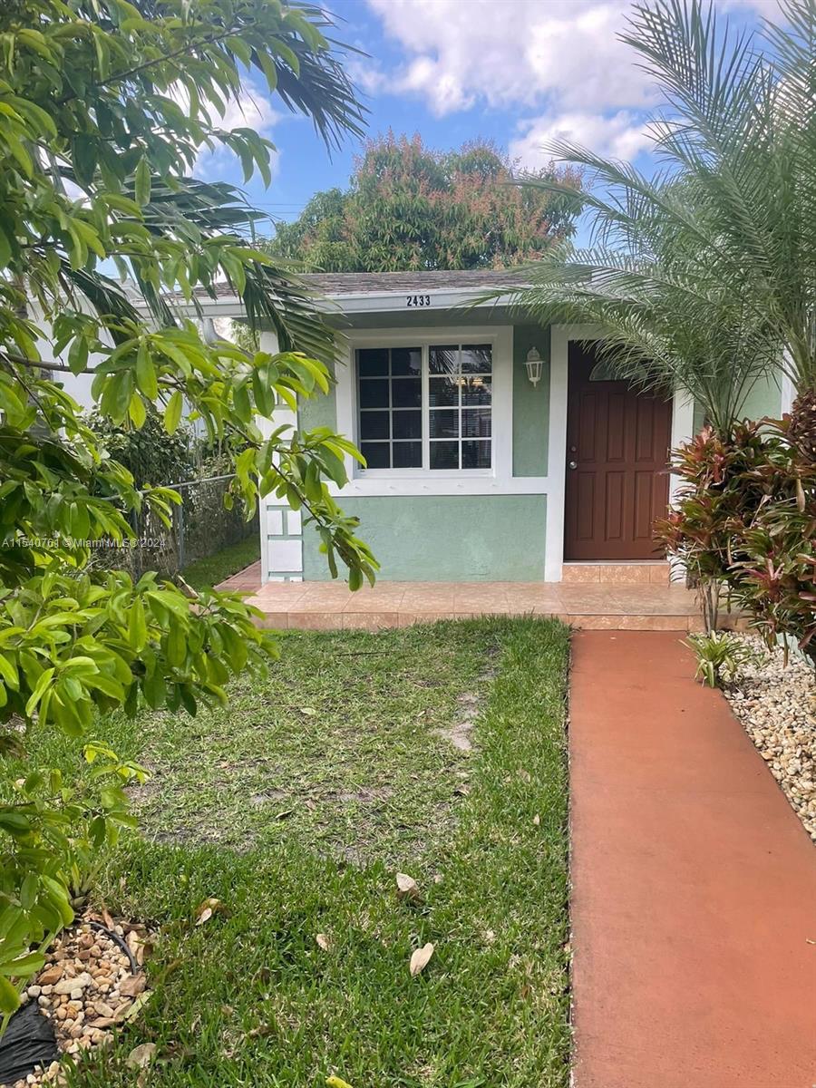 Hollywood, Florida 33020, 3 Bedrooms Bedrooms, ,2 BathroomsBathrooms,Residentiallease,For Rent,A11540761