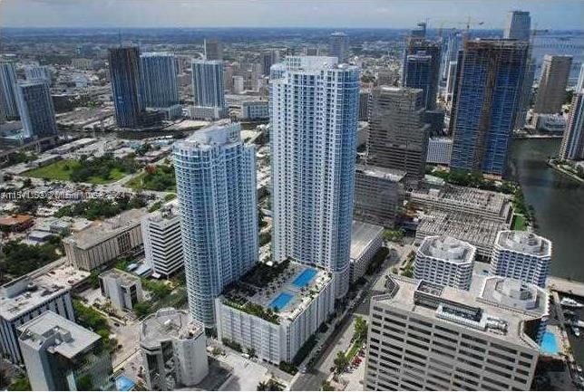 Great 2B/2B split floor plan at The Plaza in the heart of Brickell with city and bay views. Amenities include Pool Cabanas, Fitness Center, Spa, Theater Room and Business Center. Convenient location, few block away from convenience stores, Brickell City Center, fine restaurants and Mary Brickell Village. Easy to show, use show assist for appointments.