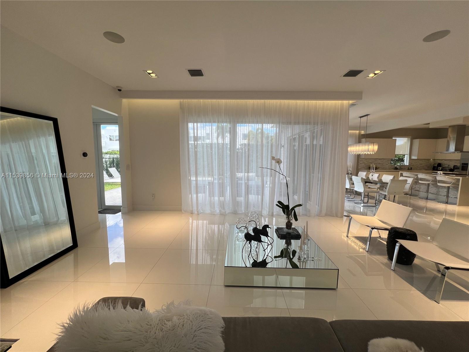 7550 NW 101st Ct 0, Doral, Florida 33178, 6 Bedrooms Bedrooms, ,7 BathroomsBathrooms,Residentiallease,For Rent,7550 NW 101st Ct 0,A11539856