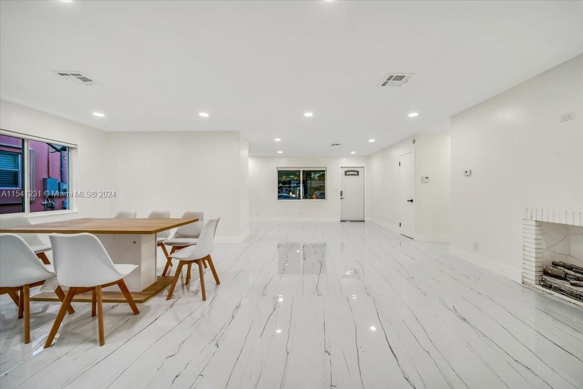 3046 Garfield St, Hollywood, Florida 33021, 3 Bedrooms Bedrooms, ,2 BathroomsBathrooms,Residentiallease,For Rent,3046 Garfield St,A11541231