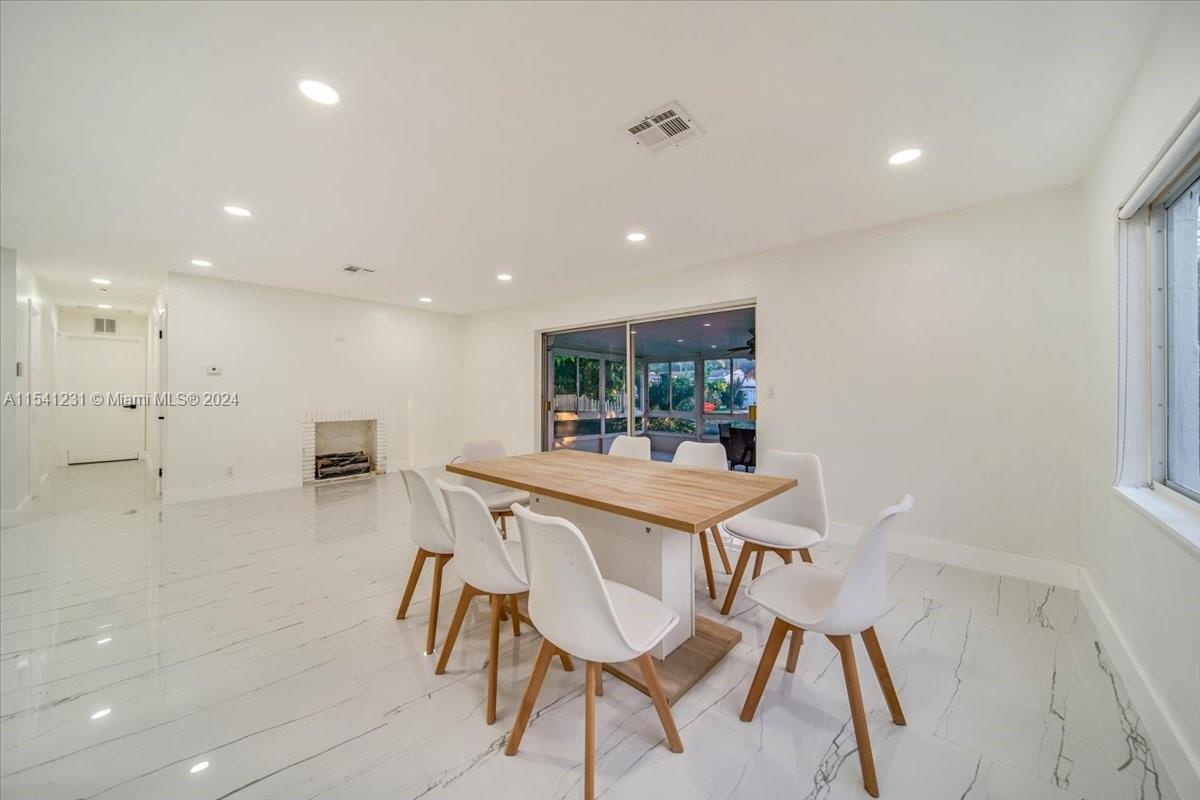 3046 Garfield St, Hollywood, Florida 33021, 3 Bedrooms Bedrooms, ,2 BathroomsBathrooms,Residentiallease,For Rent,3046 Garfield St,A11541231