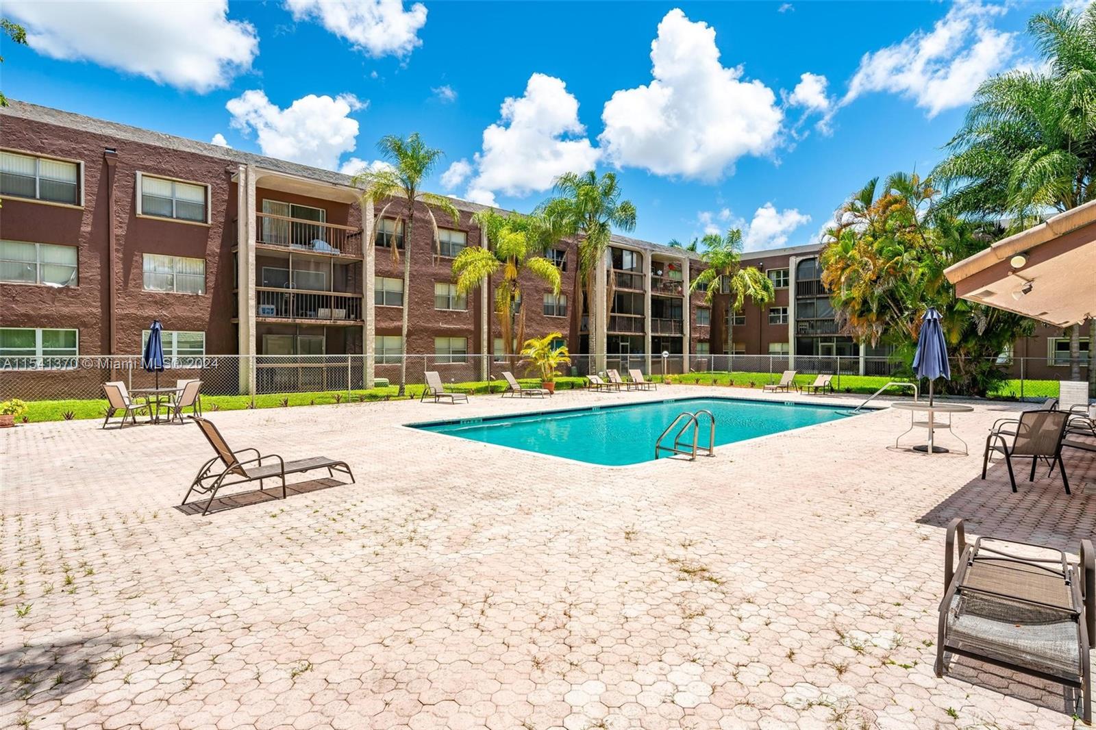 7020 Nova Dr 108D, Davie, Florida 33317, 4 Bedrooms Bedrooms, ,2 BathroomsBathrooms,Residentiallease,For Rent,7020 Nova Dr 108D,A11541370