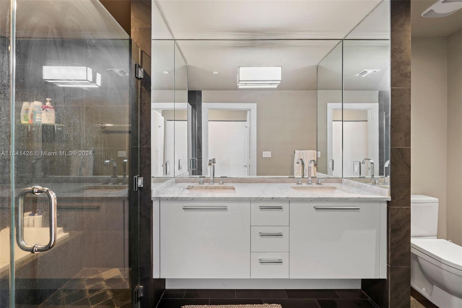 900 Biscayne Blvd 2410, Miami, Florida 33132, 1 Bedroom Bedrooms, ,2 BathroomsBathrooms,Residential,For Sale,900 Biscayne Blvd 2410,A11541426