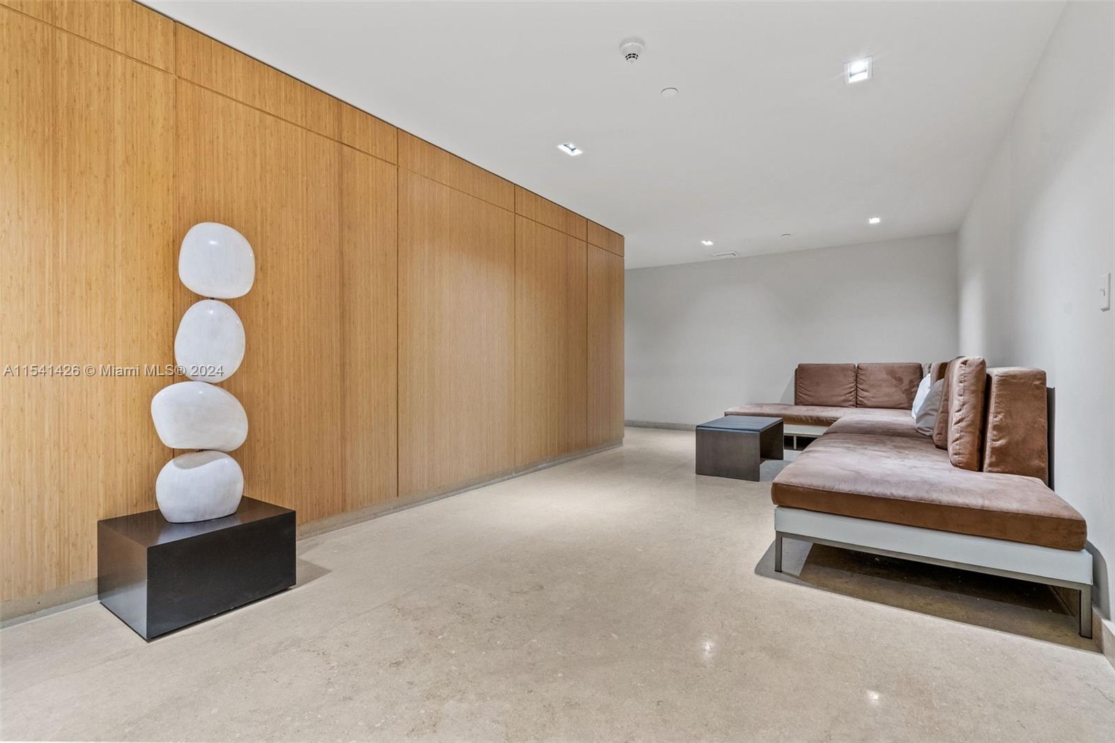 900 Biscayne Blvd 2410, Miami, Florida 33132, 1 Bedroom Bedrooms, ,2 BathroomsBathrooms,Residential,For Sale,900 Biscayne Blvd 2410,A11541426