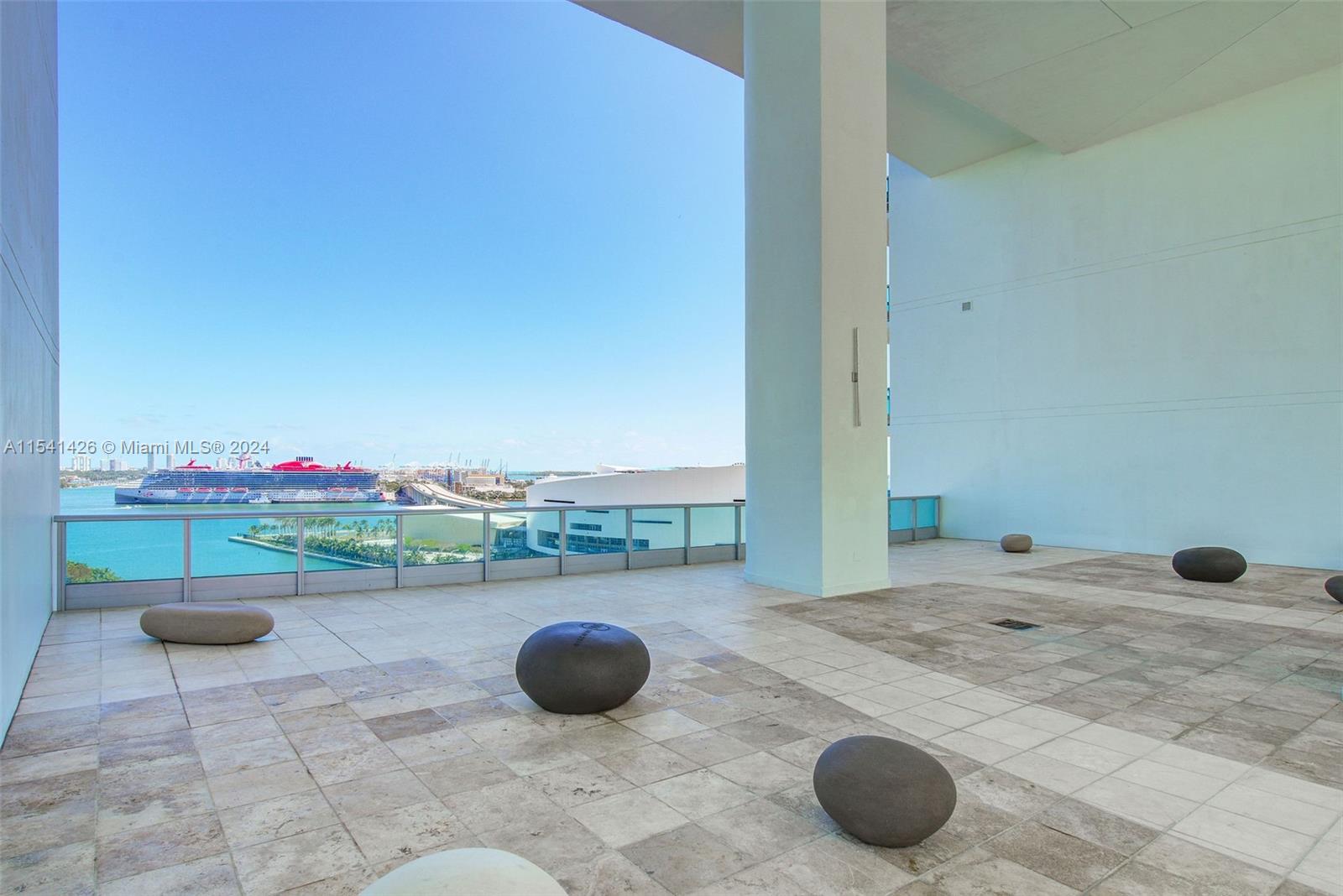 900 Biscayne Blvd 2410, Miami, Florida 33132, 1 Bedroom Bedrooms, ,2 BathroomsBathrooms,Residential,For Sale,900 Biscayne Blvd 2410,A11541426