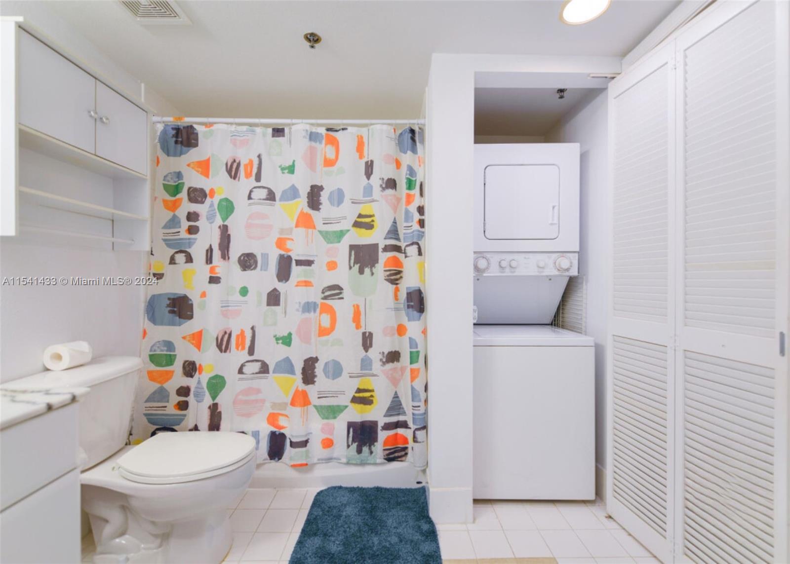 1200 Brickell Bay Dr 3004, Miami, Florida 33131, 1 Bedroom Bedrooms, ,1 BathroomBathrooms,Residentiallease,For Rent,1200 Brickell Bay Dr 3004,A11541433