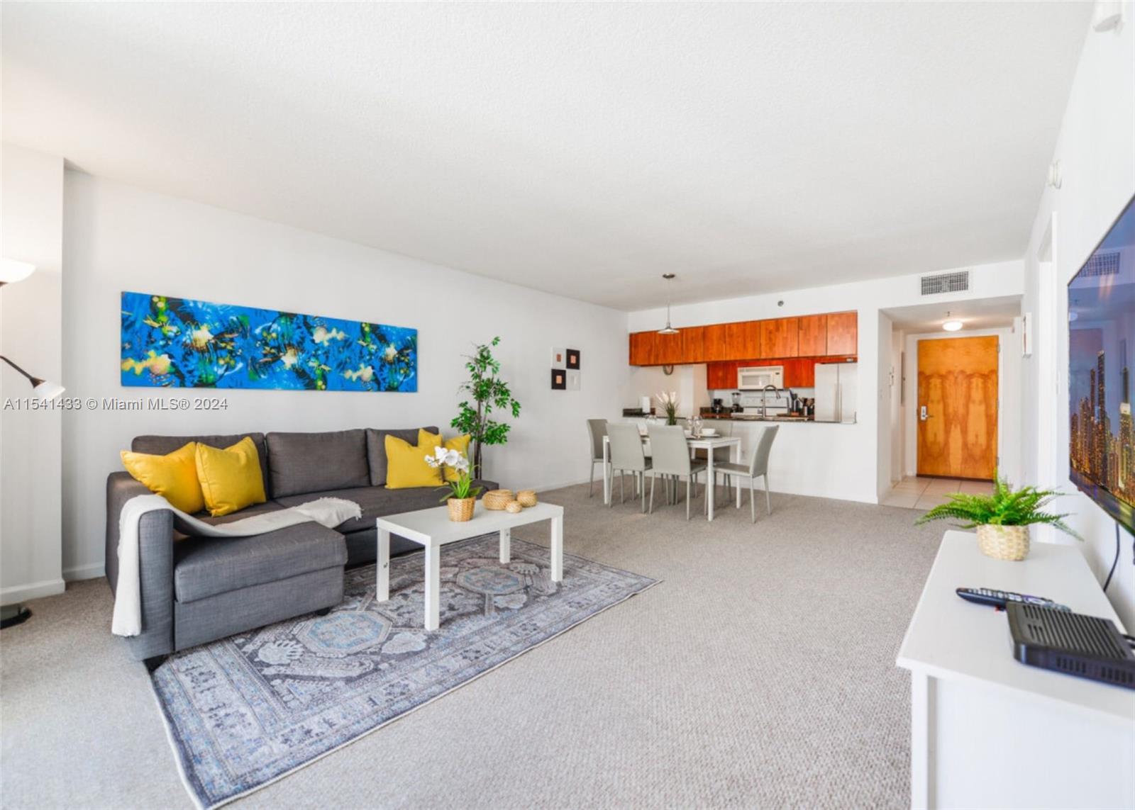 1200 Brickell Bay Dr 3004, Miami, Florida 33131, 1 Bedroom Bedrooms, ,1 BathroomBathrooms,Residentiallease,For Rent,1200 Brickell Bay Dr 3004,A11541433