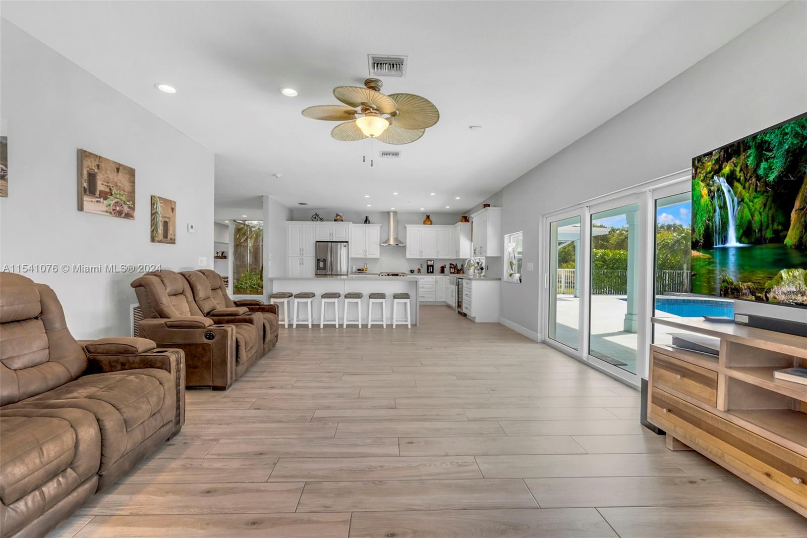 16590 Royal Poinciana Ct, Weston, Florida 33326, 4 Bedrooms Bedrooms, ,3 BathroomsBathrooms,Residential,For Sale,16590 Royal Poinciana Ct,A11541076