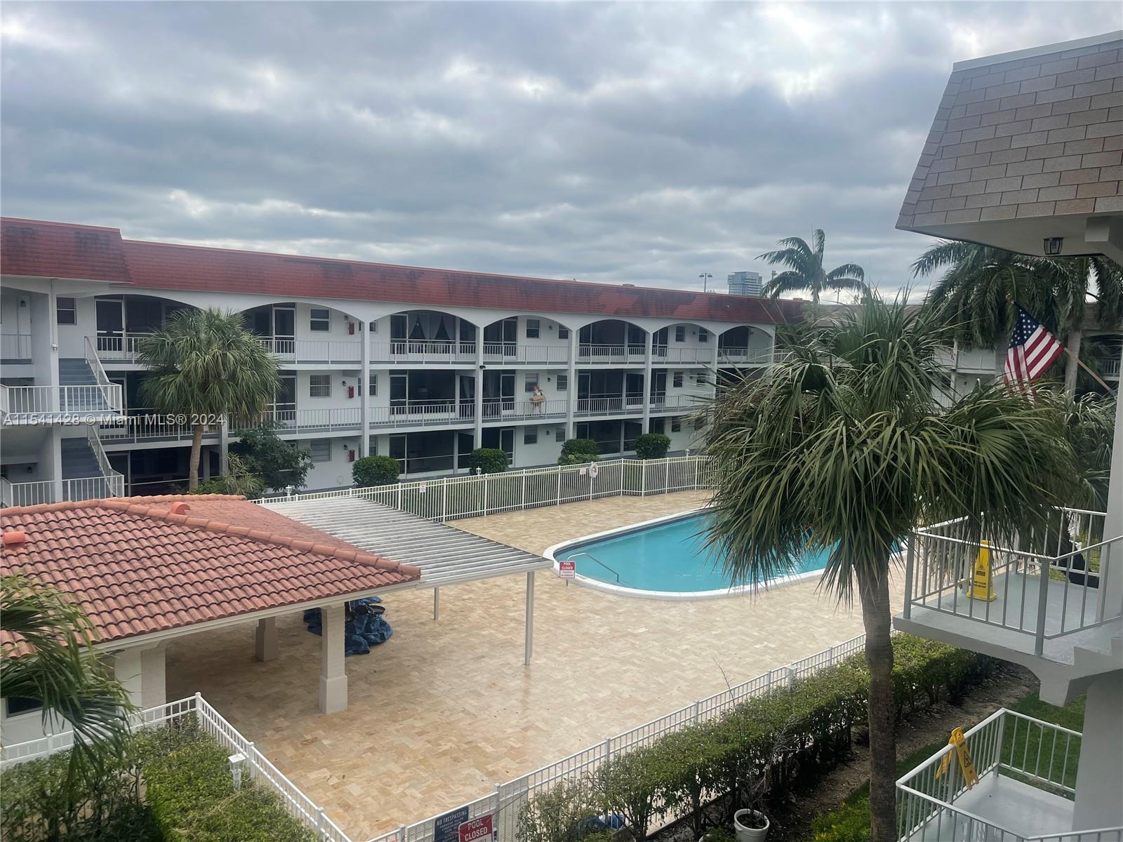 581 Blue Heron Dr 318-B, Hallandale Beach, Florida 33009, 2 Bedrooms Bedrooms, ,2 BathroomsBathrooms,Residentiallease,For Rent,581 Blue Heron Dr 318-B,A11541428