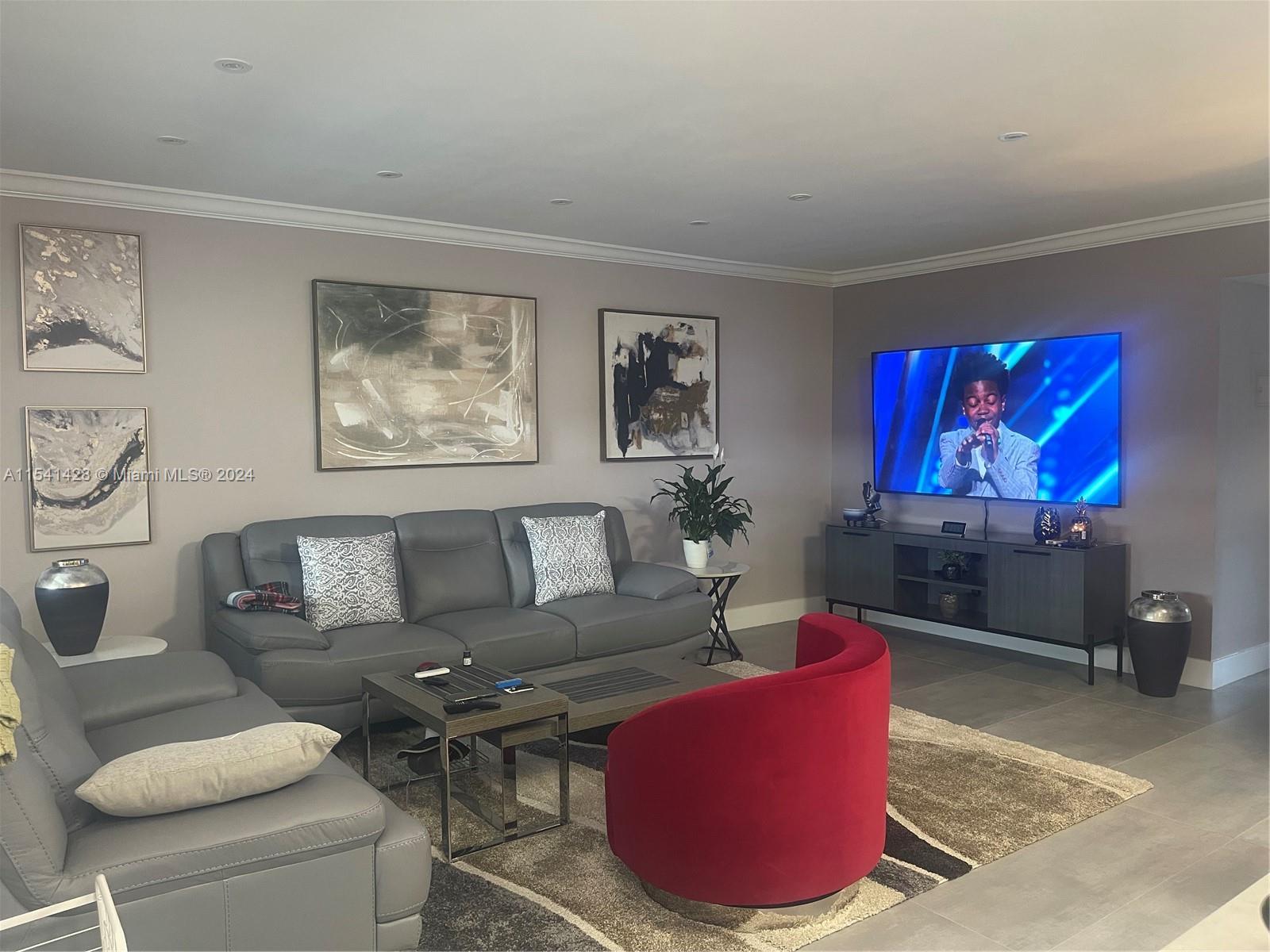 581 Blue Heron Dr 318-B, Hallandale Beach, Florida 33009, 2 Bedrooms Bedrooms, ,2 BathroomsBathrooms,Residentiallease,For Rent,581 Blue Heron Dr 318-B,A11541428