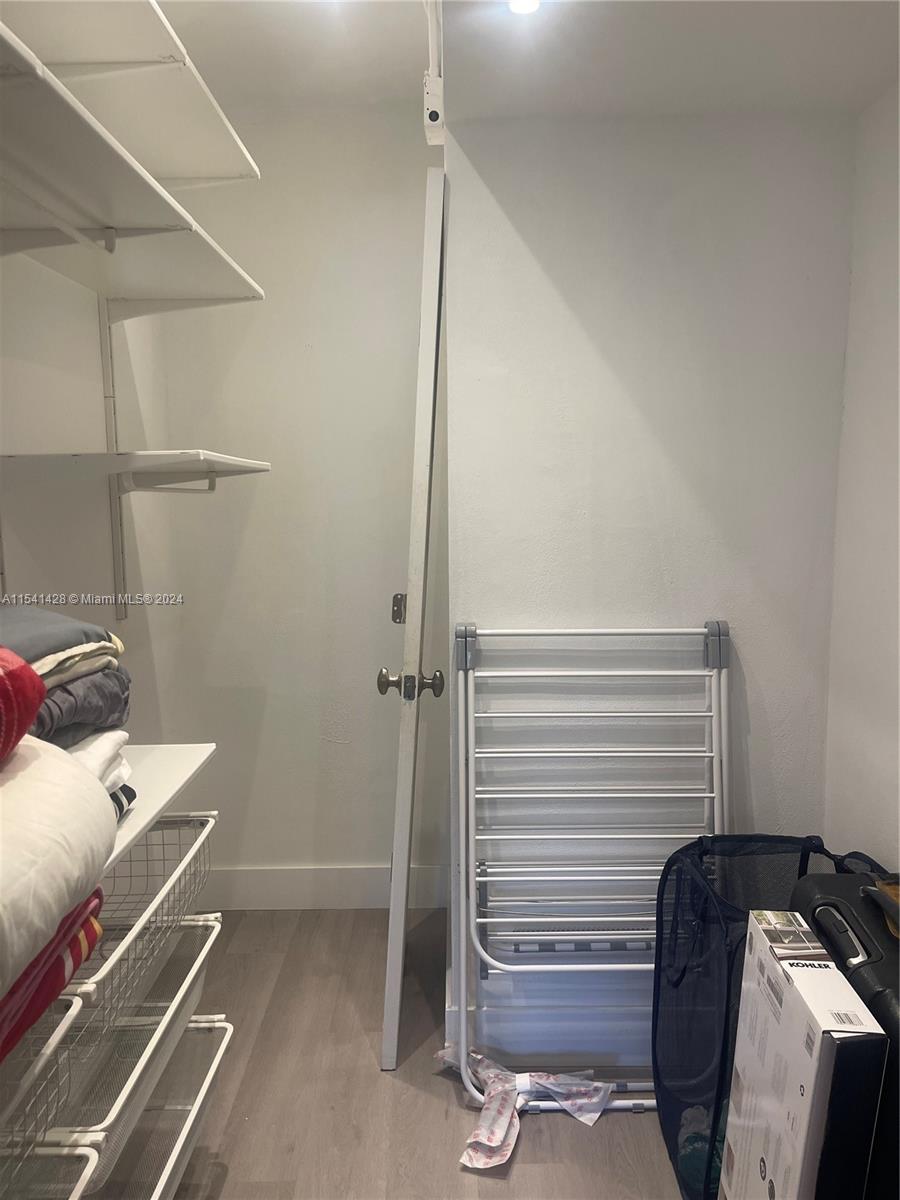 581 Blue Heron Dr 318-B, Hallandale Beach, Florida 33009, 2 Bedrooms Bedrooms, ,2 BathroomsBathrooms,Residentiallease,For Rent,581 Blue Heron Dr 318-B,A11541428