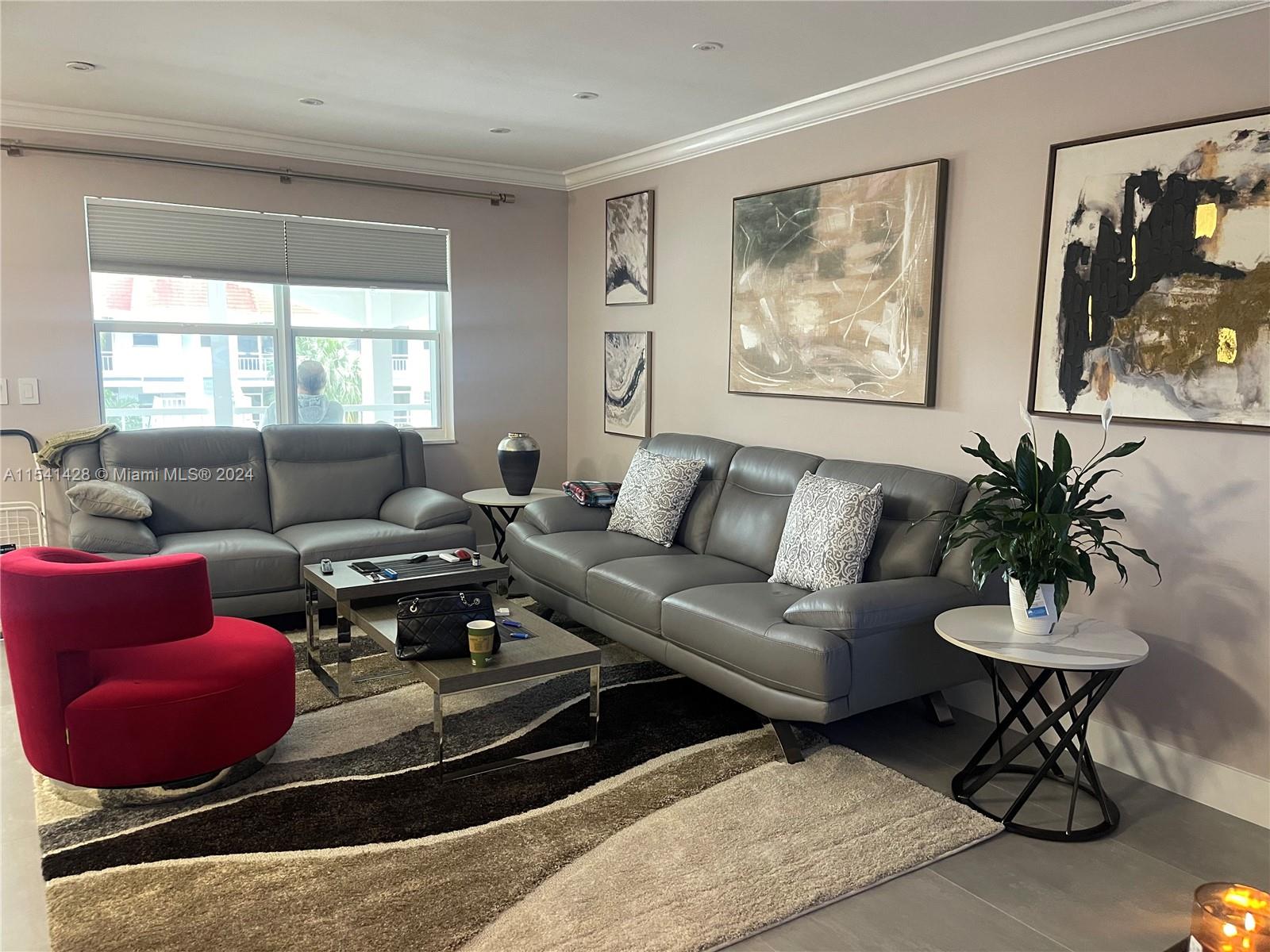 581 Blue Heron Dr 318-B, Hallandale Beach, Florida 33009, 2 Bedrooms Bedrooms, ,2 BathroomsBathrooms,Residentiallease,For Rent,581 Blue Heron Dr 318-B,A11541428