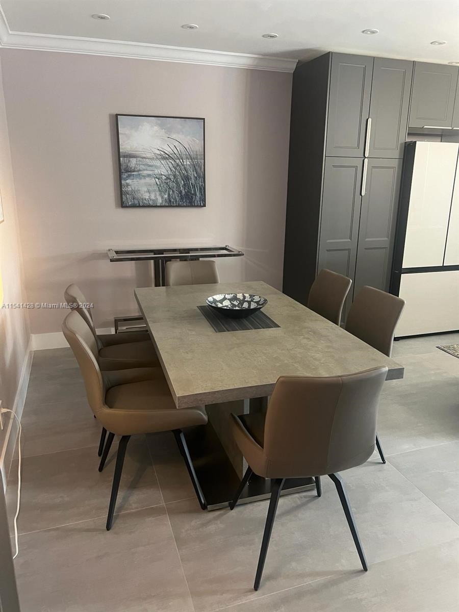 581 Blue Heron Dr 318-B, Hallandale Beach, Florida 33009, 2 Bedrooms Bedrooms, ,2 BathroomsBathrooms,Residentiallease,For Rent,581 Blue Heron Dr 318-B,A11541428