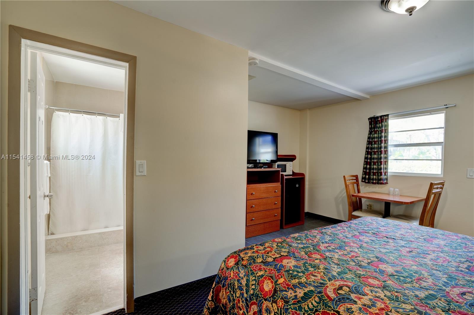 140 N FEDERAL HWY, DANIA BEACH, FL 33004