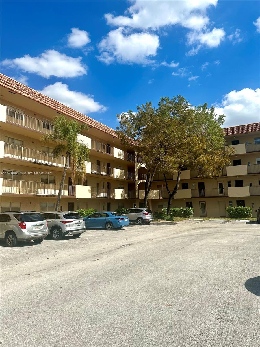 6061 N Falls Cir Dr 306, Lauderhill, Florida 33319, 1 Bedroom Bedrooms, ,1 BathroomBathrooms,Residential,For Sale,6061 N Falls Cir Dr 306,A11540801