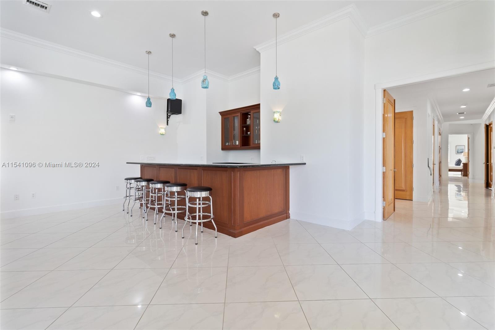 HOUSE #1 Wet Bar in Party Room