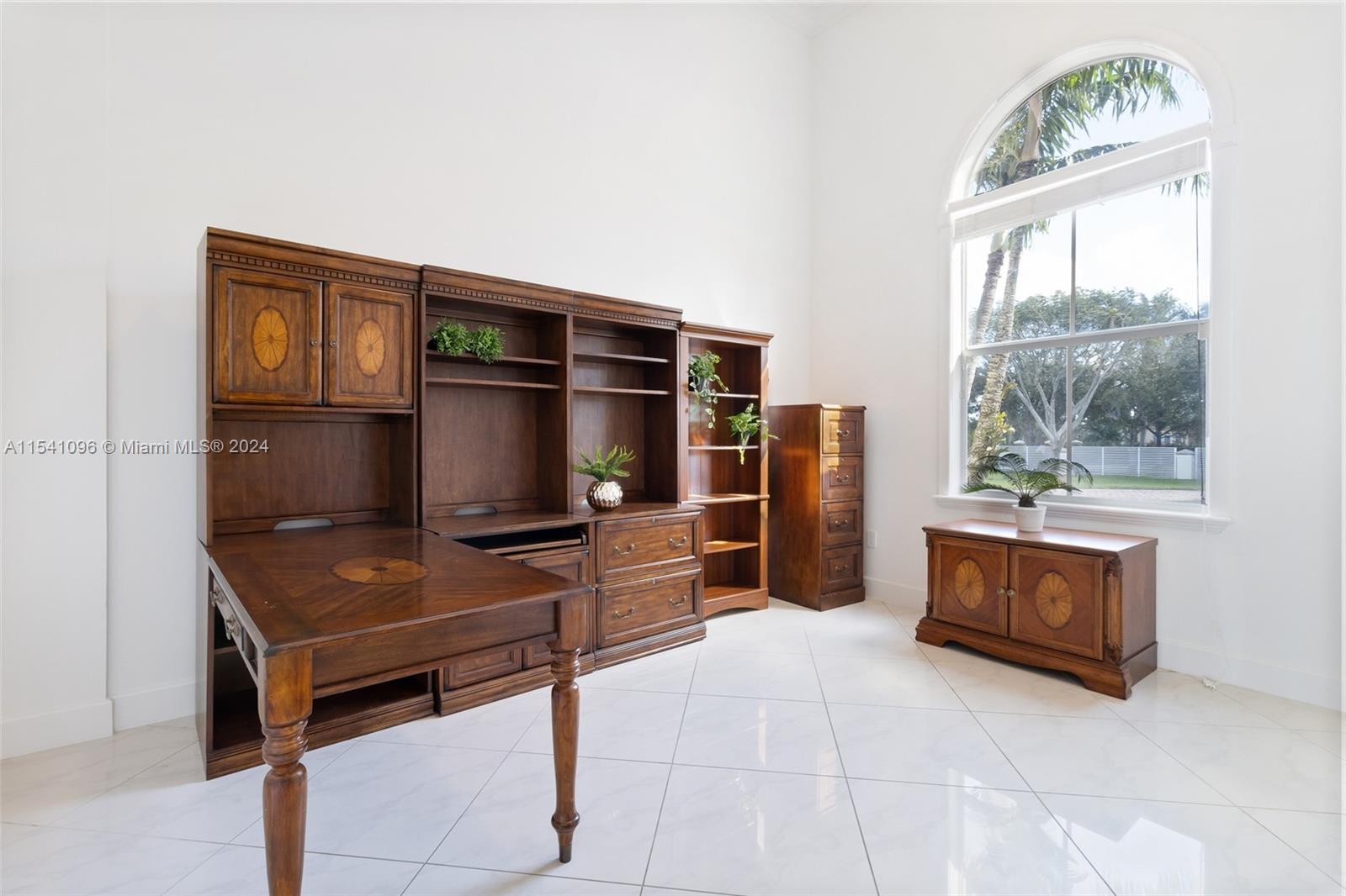 HOUSE #1 - built-ins