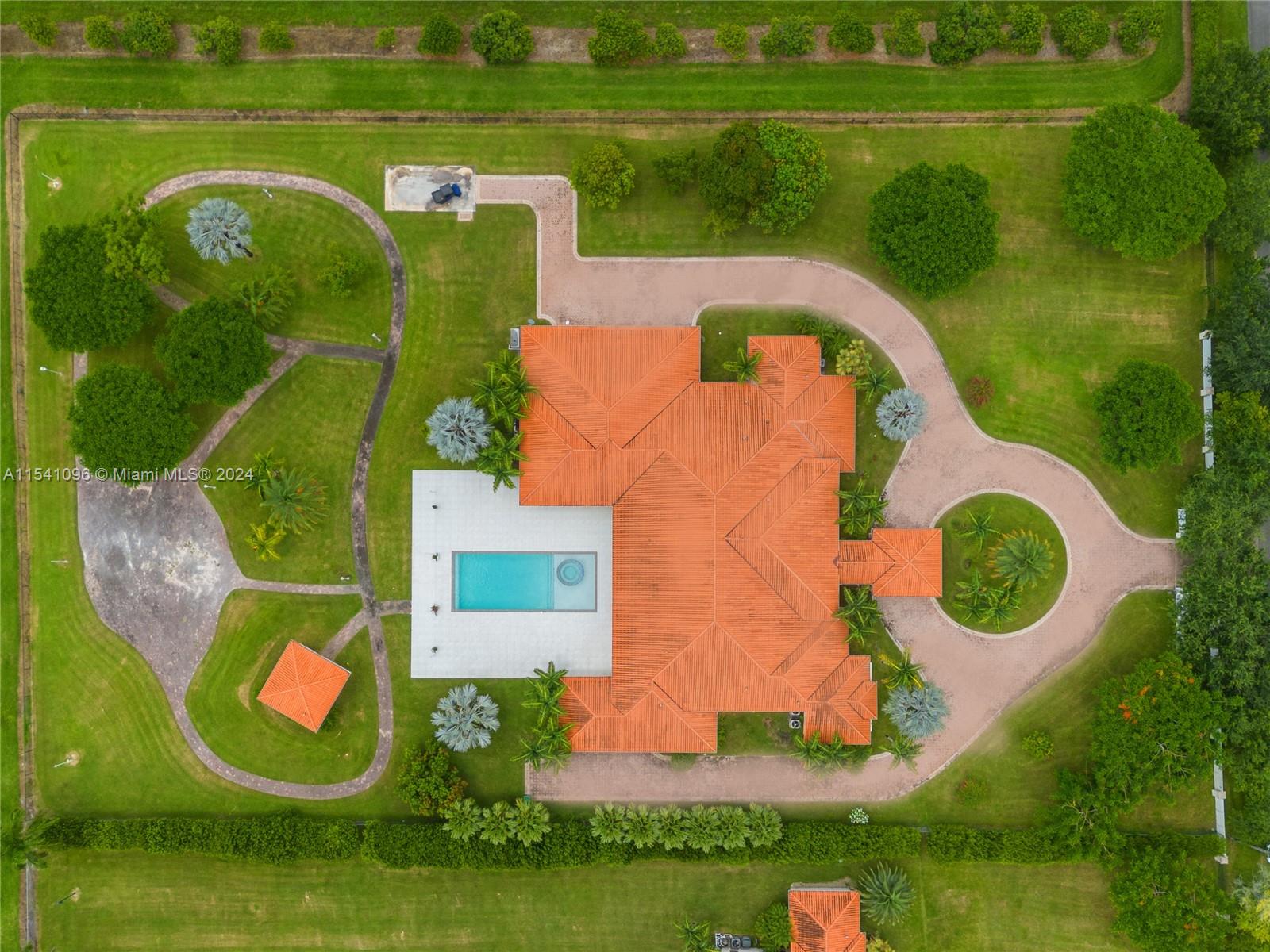 HOUSE#1-14950 SW 179 Ave- 9,943 sf