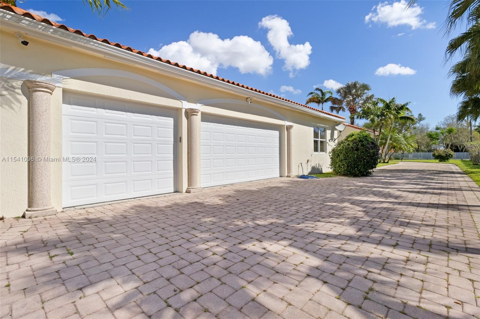 HOUSE #1- 3Gar N side and 3Gar S side