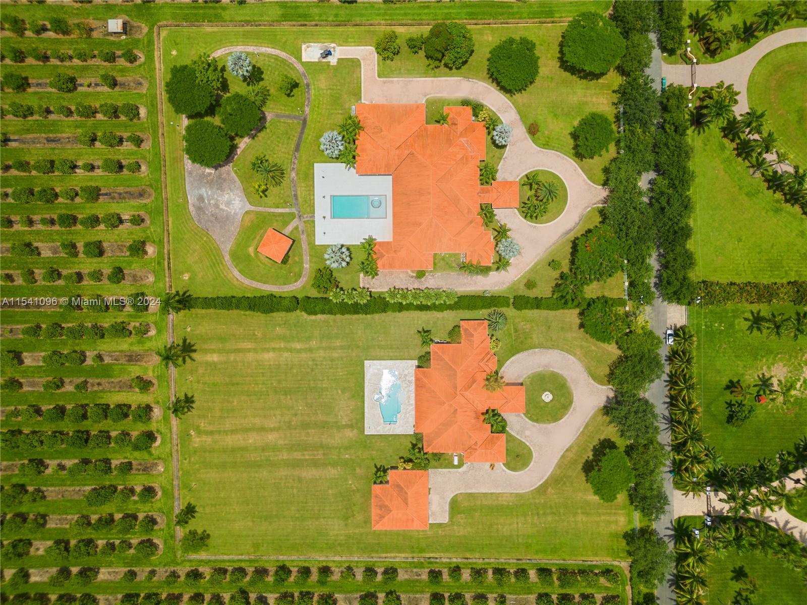 HOUSE #1 + HOUSE #2
20 ACRES