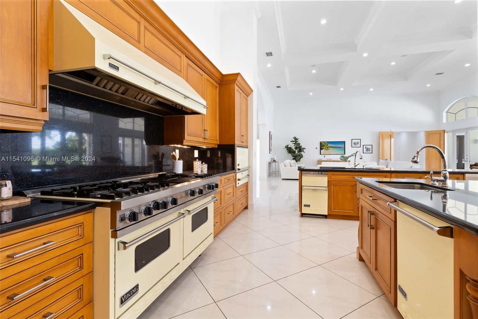 HOUSE #1- Kitchen with seating area