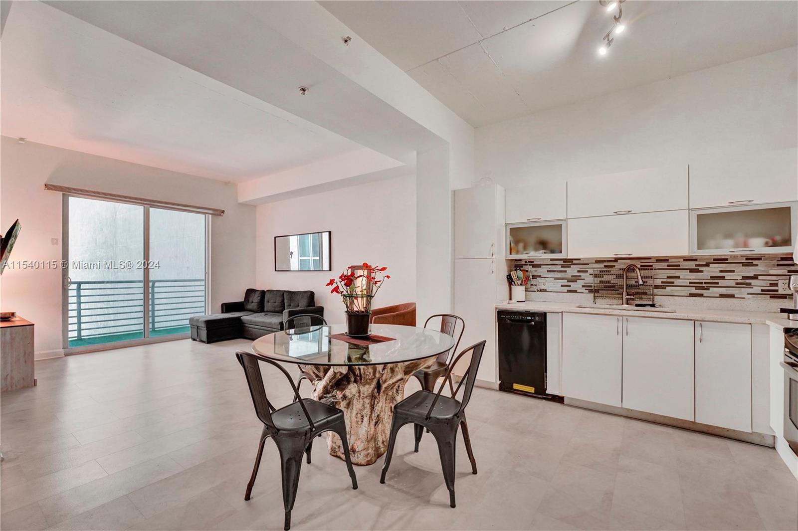 234 NE 3rd St 806, Miami, Florida 33132, 1 Bedroom Bedrooms, ,1 BathroomBathrooms,Residential,For Sale,234 NE 3rd St 806,A11540115