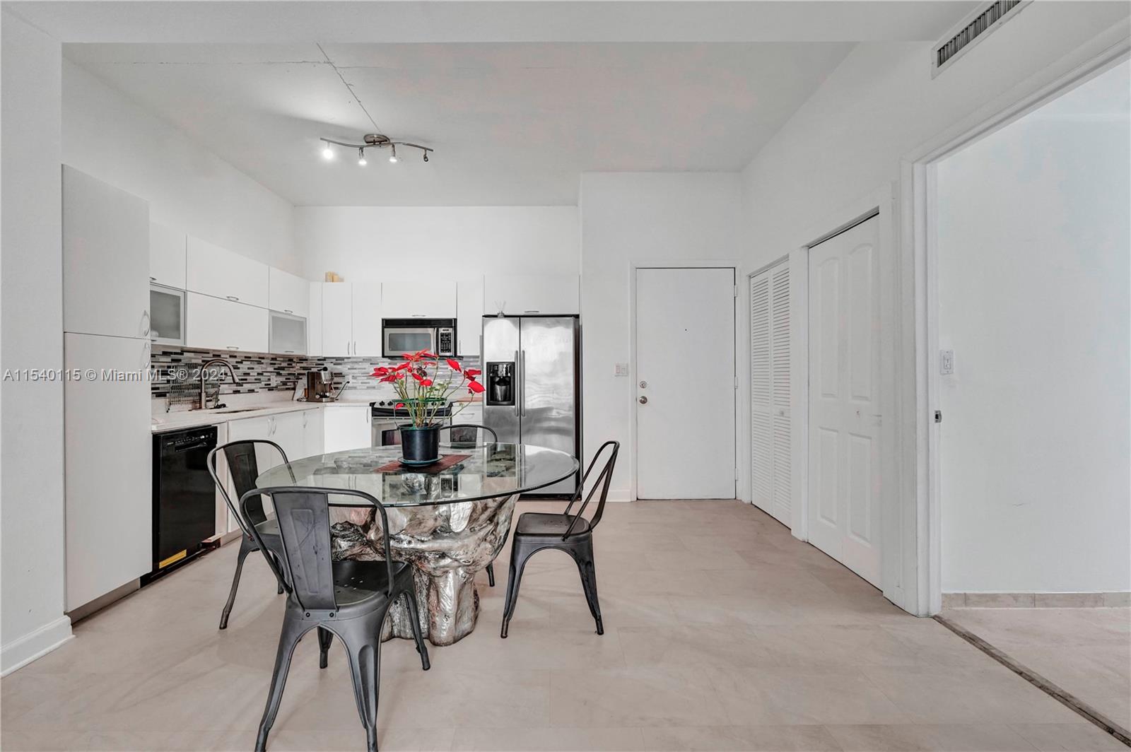 234 NE 3rd St 806, Miami, Florida 33132, 1 Bedroom Bedrooms, ,1 BathroomBathrooms,Residential,For Sale,234 NE 3rd St 806,A11540115