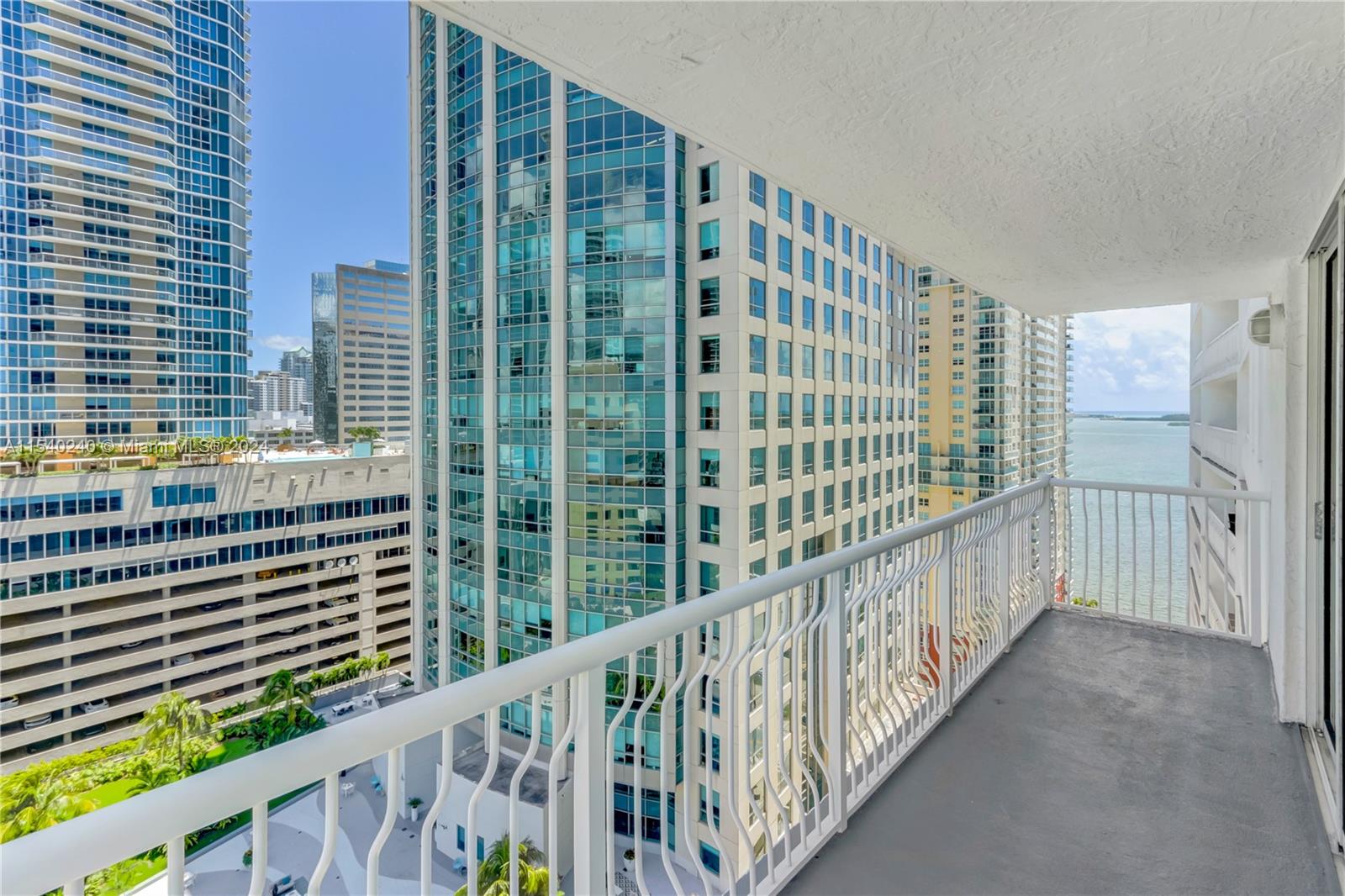 1200 Brickell Bay Dr 2424, Miami, Florida 33131, 3 Bedrooms Bedrooms, ,2 BathroomsBathrooms,Residential,For Sale,1200 Brickell Bay Dr 2424,A11540240