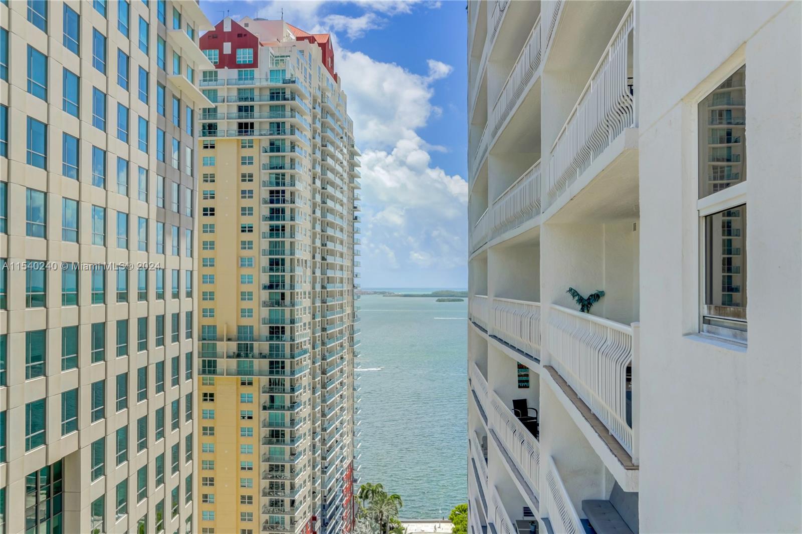 1200 Brickell Bay Dr 2424, Miami, Florida 33131, 3 Bedrooms Bedrooms, ,2 BathroomsBathrooms,Residential,For Sale,1200 Brickell Bay Dr 2424,A11540240