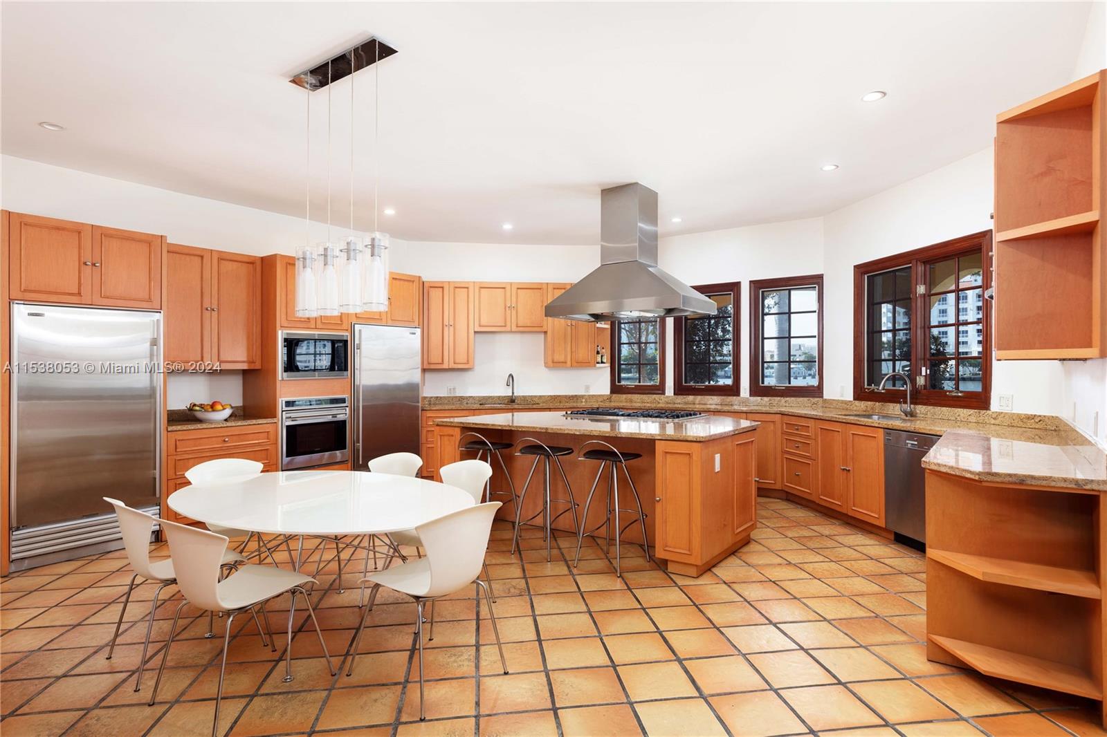198 Island Is, Golden Beach, FL, 33160 United States, 5 Bedrooms Bedrooms, ,6 BathroomsBathrooms,Residential,For Sale,Island Is,A11538053
