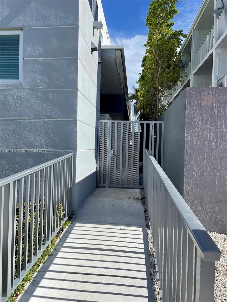 5 5th st 1, Miami, Florida 33130, 1 Bedroom Bedrooms, ,2 BathroomsBathrooms,Residentiallease,For Rent,5 5th st 1,A11541448