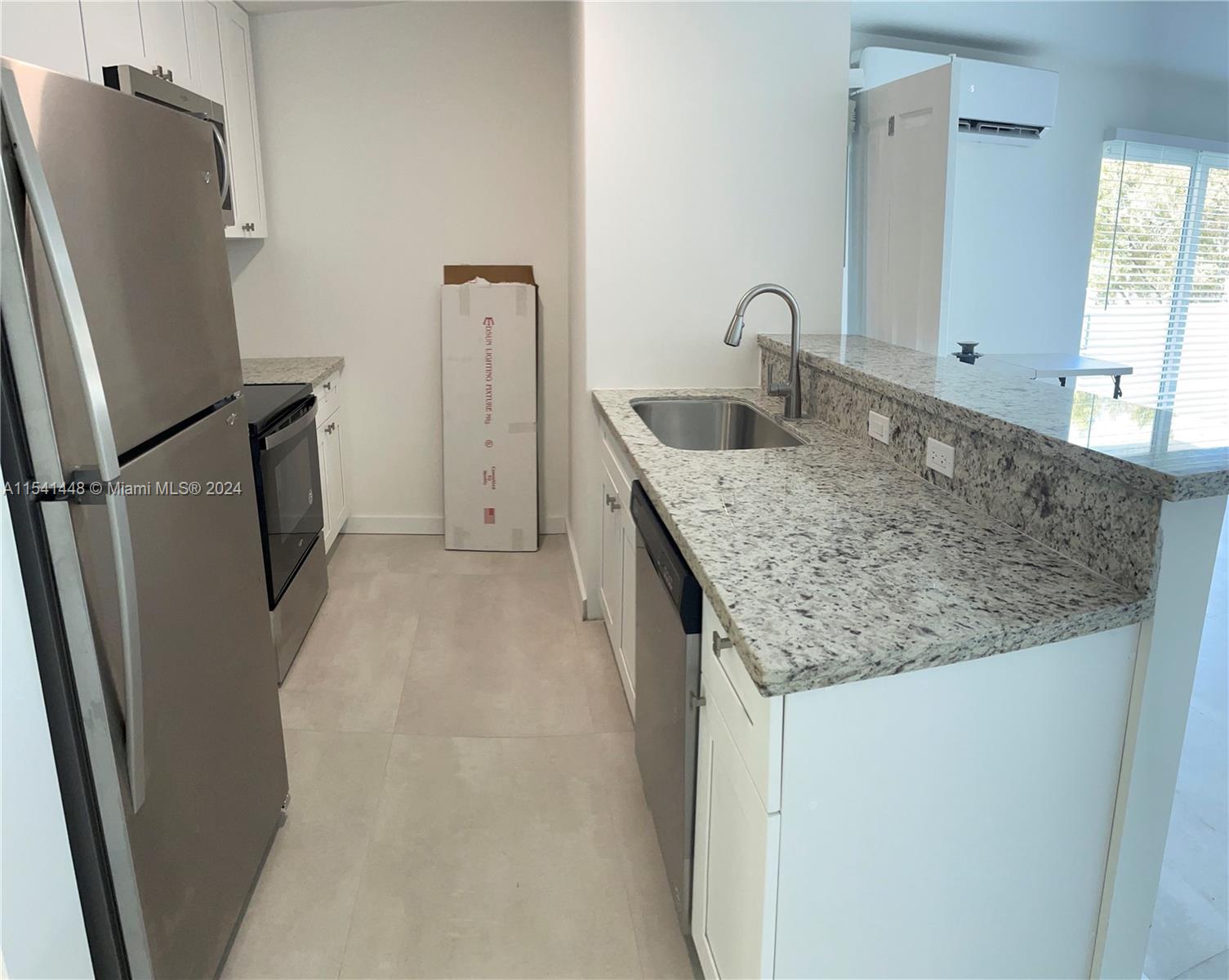 5 5th st 1, Miami, Florida 33130, 1 Bedroom Bedrooms, ,2 BathroomsBathrooms,Residentiallease,For Rent,5 5th st 1,A11541448