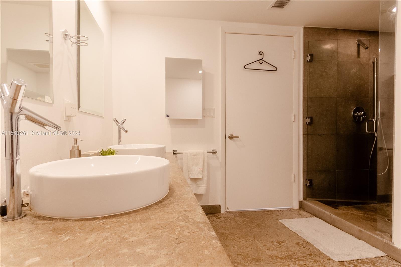 495 Brickell Ave 5408, Miami, Florida 33131, 1 Bedroom Bedrooms, ,1 BathroomBathrooms,Residential,For Sale,495 Brickell Ave 5408,A11540261