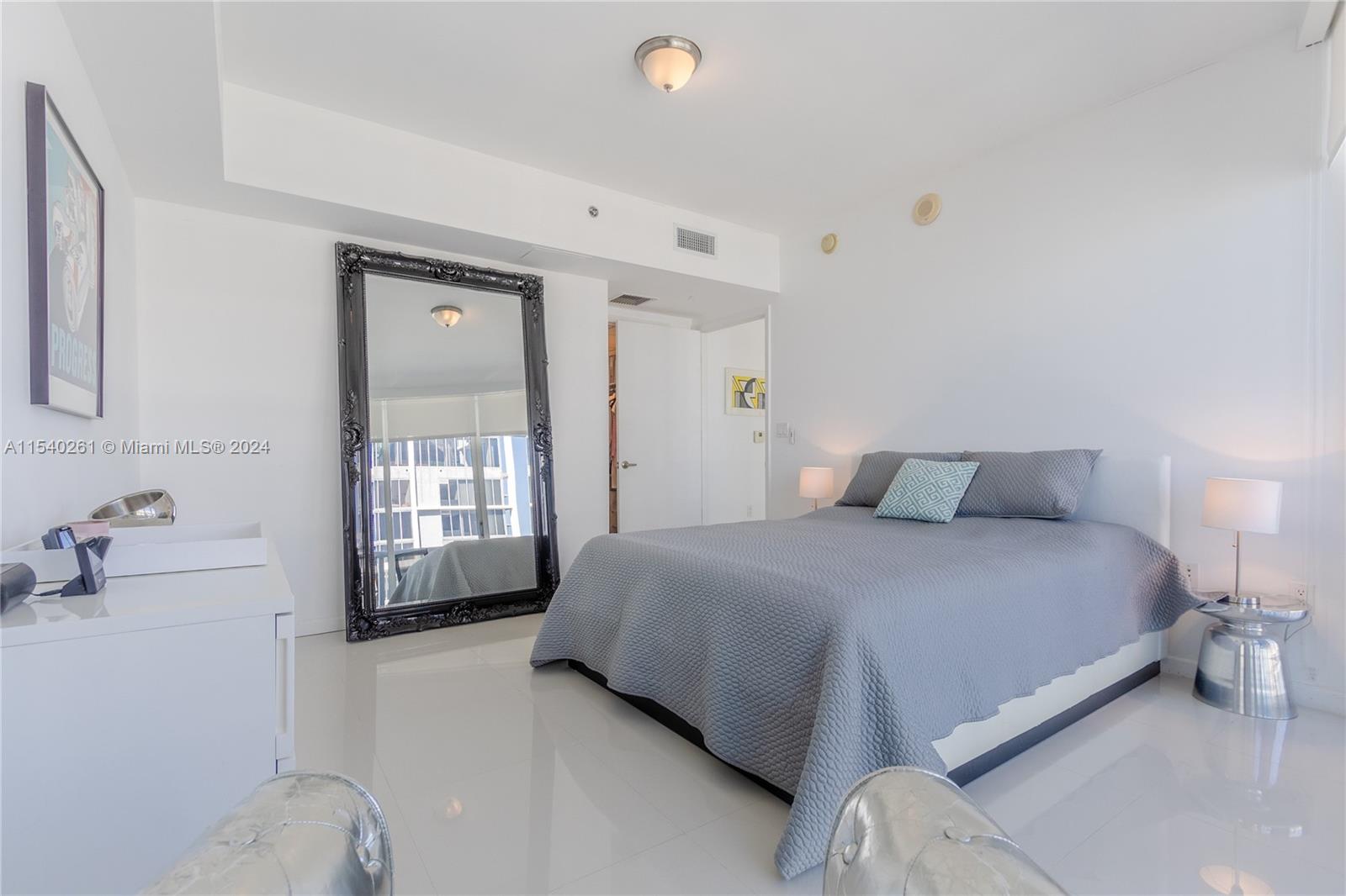 495 Brickell Ave 5408, Miami, Florida 33131, 1 Bedroom Bedrooms, ,1 BathroomBathrooms,Residential,For Sale,495 Brickell Ave 5408,A11540261