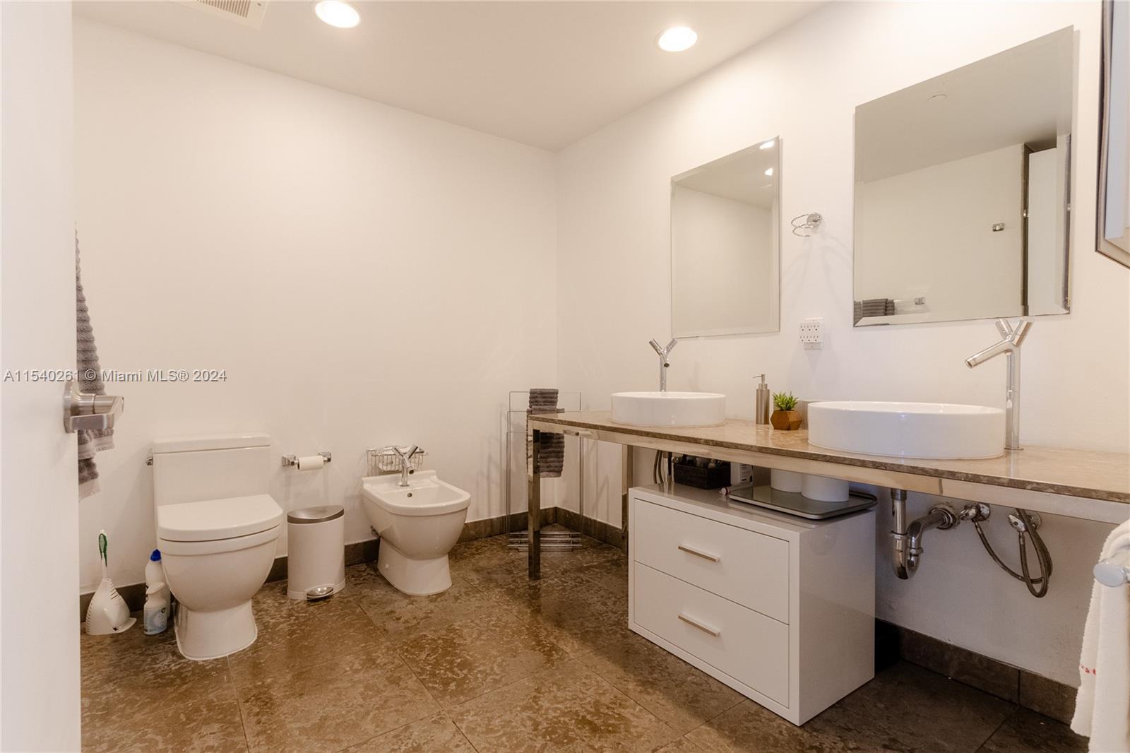 495 Brickell Ave 5408, Miami, Florida 33131, 1 Bedroom Bedrooms, ,1 BathroomBathrooms,Residential,For Sale,495 Brickell Ave 5408,A11540261