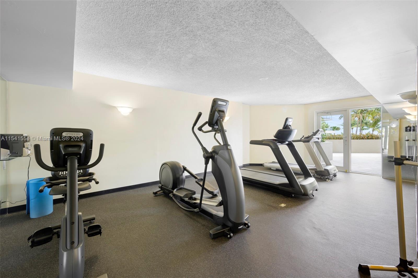 6767 Collins Ave 1710, Miami Beach, Florida 33141, 2 Bedrooms Bedrooms, ,2 BathroomsBathrooms,Residentiallease,For Rent,6767 Collins Ave 1710,A11541554