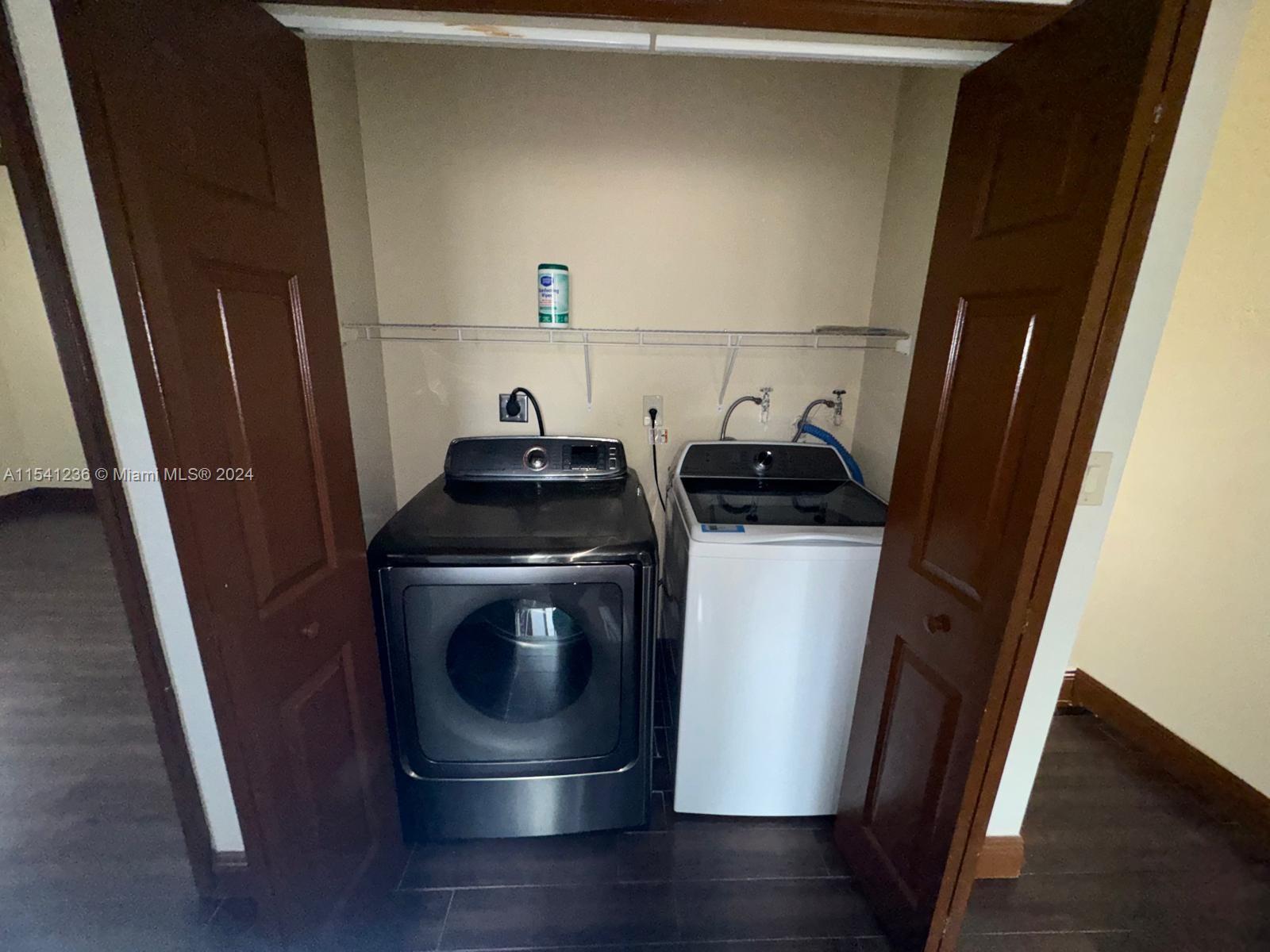 3377 NE 4th St, Homestead, Florida 33033, 5 Bedrooms Bedrooms, ,3 BathroomsBathrooms,Residential,For Sale,3377 NE 4th St,A11541236