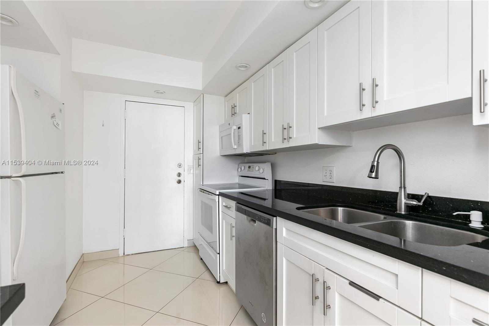 2101 S Ocean Dr 204, Hollywood, Florida 33019, 2 Bedrooms Bedrooms, ,2 BathroomsBathrooms,Residential,For Sale,2101 S Ocean Dr 204,A11539404