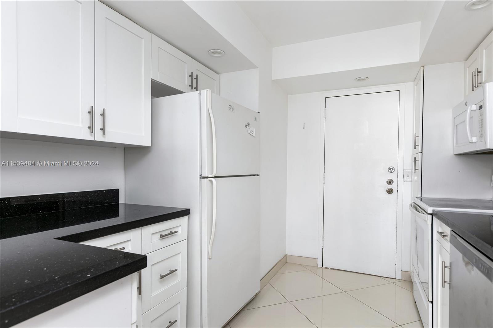 2101 S Ocean Dr 204, Hollywood, Florida 33019, 2 Bedrooms Bedrooms, ,2 BathroomsBathrooms,Residential,For Sale,2101 S Ocean Dr 204,A11539404